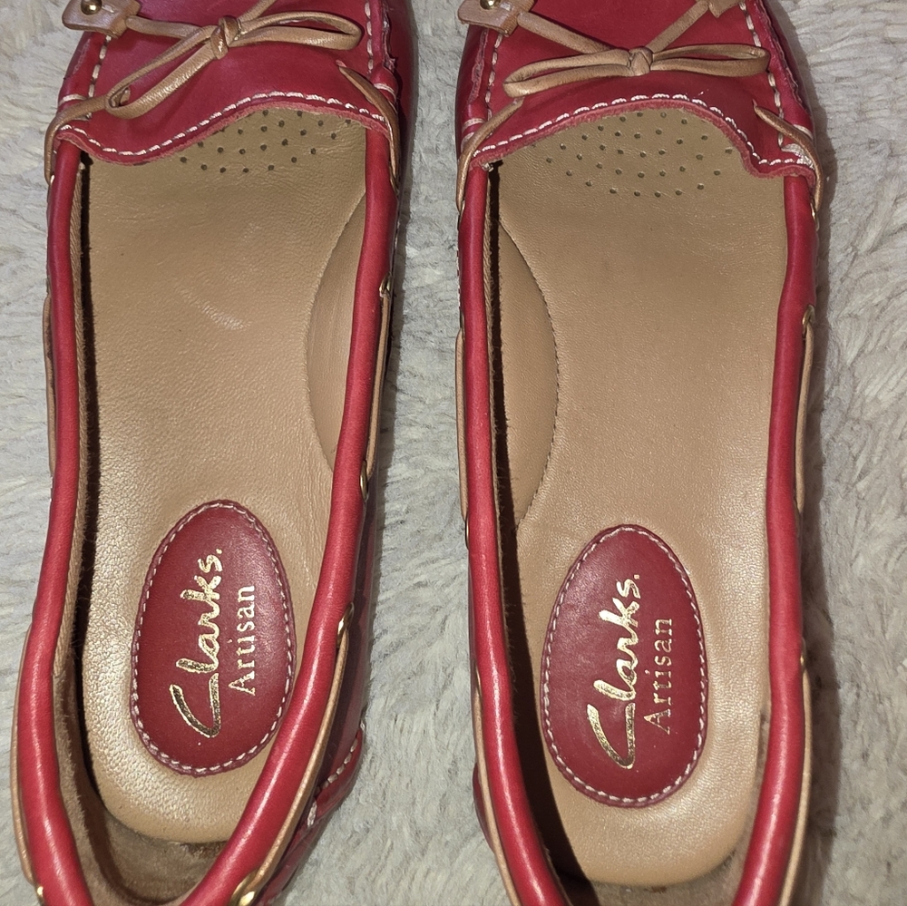 Clarks Artisan Loafers size 5.5 red leather Moccasin Slip On - Picture 6 of 7
